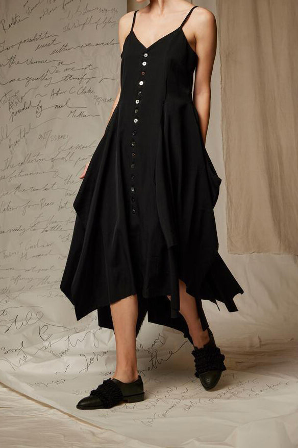 A Tentative Atelier deconstructing multiple dresses A2223763B